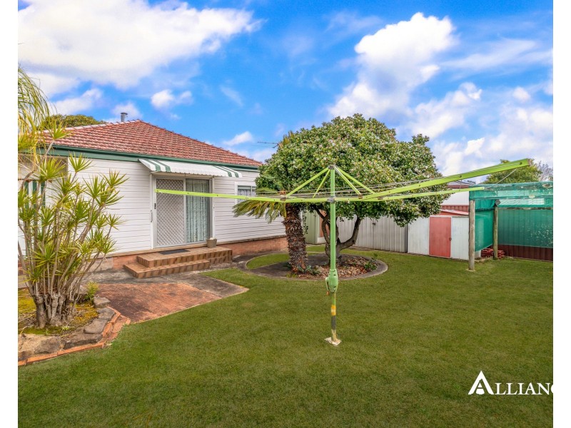 18 Blanc Avenue, East Hills NSW 2213