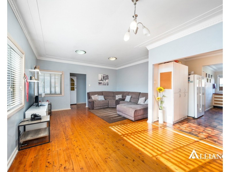 5 Edinburgh Drive, Revesby Heights NSW 2212