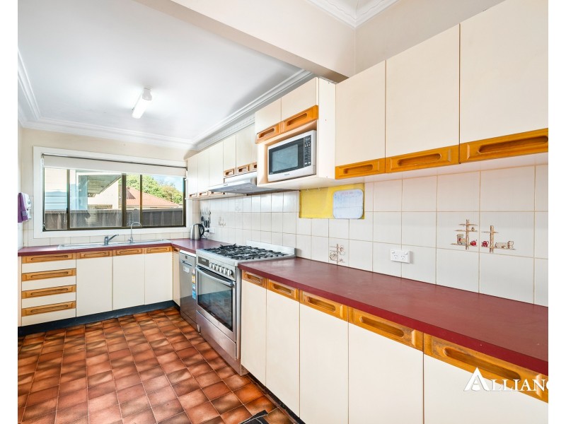 5 Edinburgh Drive, Revesby Heights NSW 2212