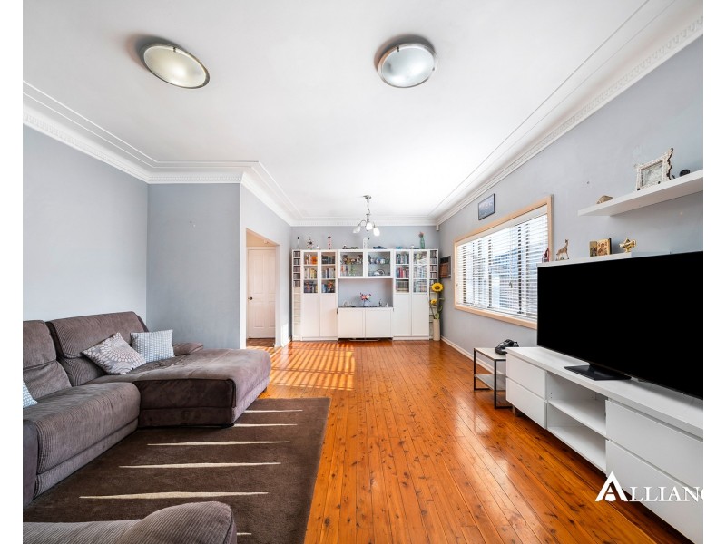 5 Edinburgh Drive, Revesby Heights NSW 2212