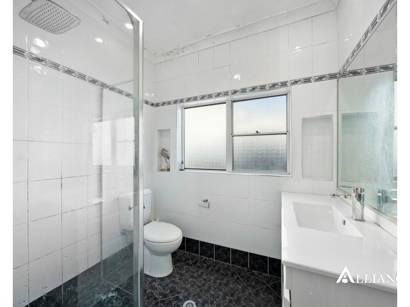 5 Edinburgh Drive, Revesby Heights NSW 2212
