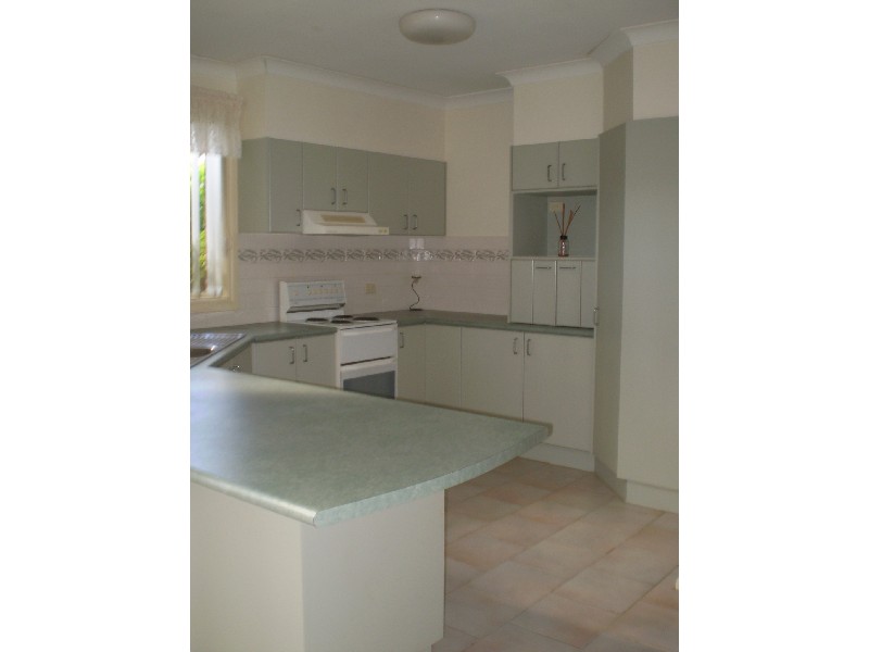 2/33 Sapphire Drive , Port Macquarie NSW 2444