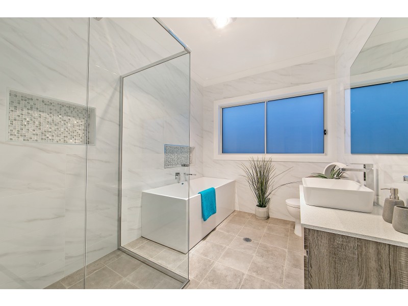 5 Barlow Boulevard, Box Hill NSW 2765