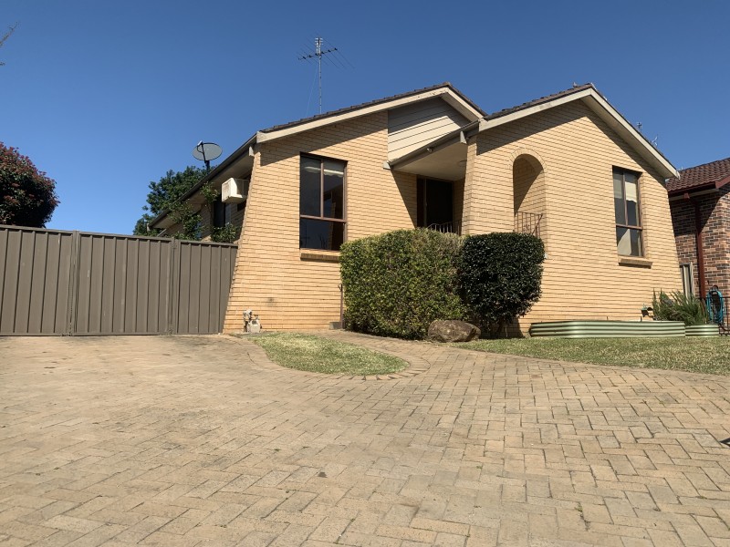 8 Griffiths Road, Mcgraths Hill NSW 2756
