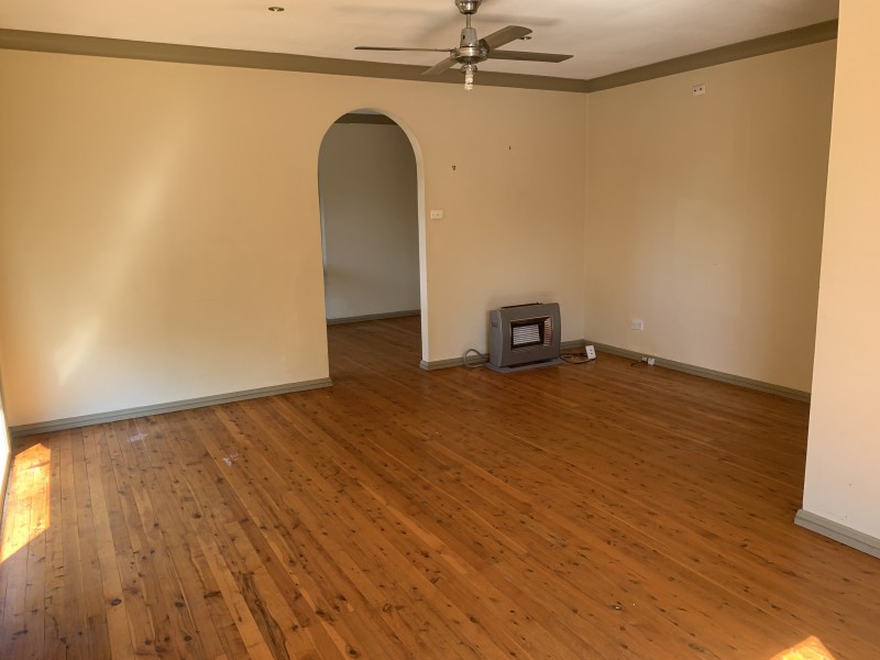 8 Griffiths Road, Mcgraths Hill NSW 2756