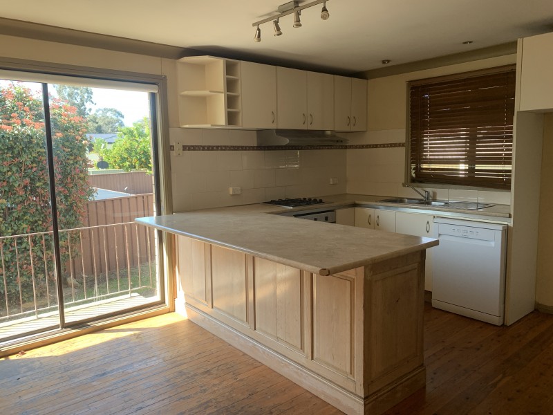 8 Griffiths Road, Mcgraths Hill NSW 2756