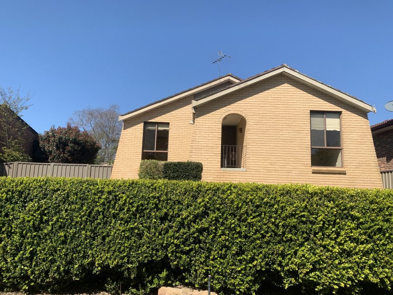 8 Griffiths Road, Mcgraths Hill NSW 2756