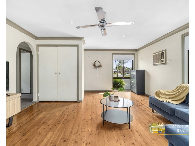 8 Griffiths Road, Mcgraths Hill NSW 2756