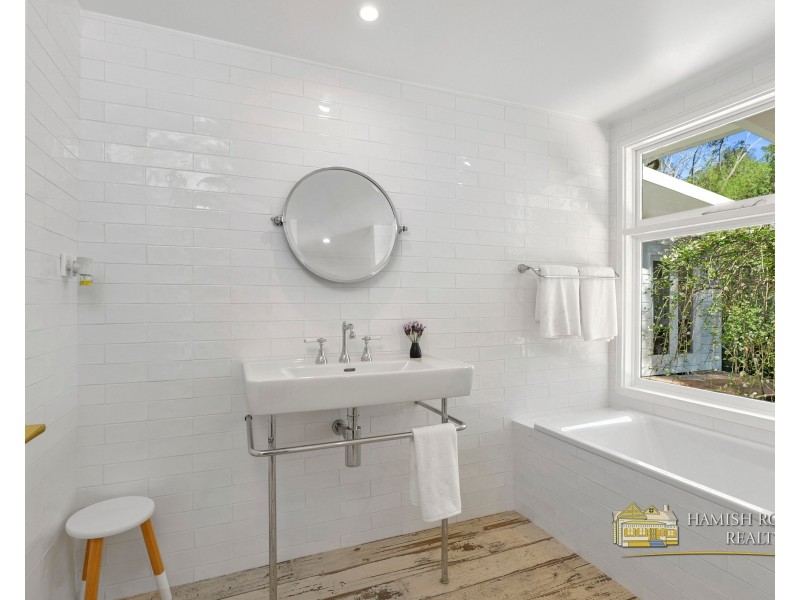 28 Cranstons Road, Middle Dural NSW 2158