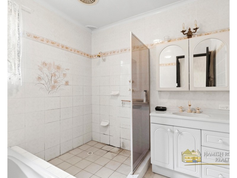 9 Mountain View Close, Vineyard NSW 2765