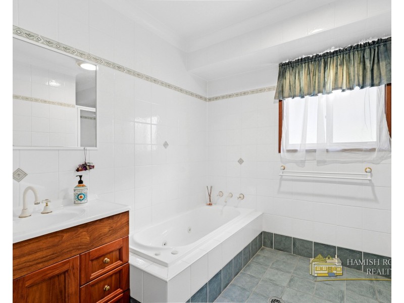 21 Andrew Thompson Drive, Mcgraths Hill NSW 2756