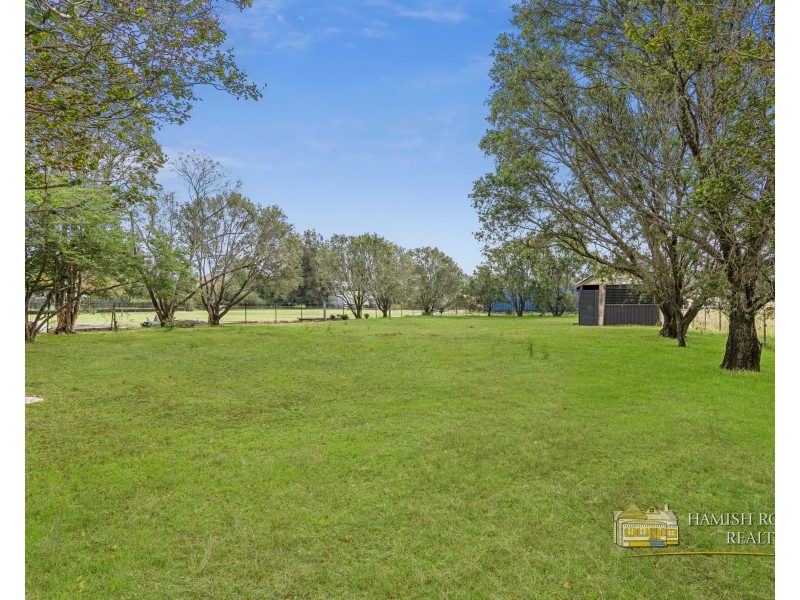 1 Cattai Road, Pitt Town NSW 2756
