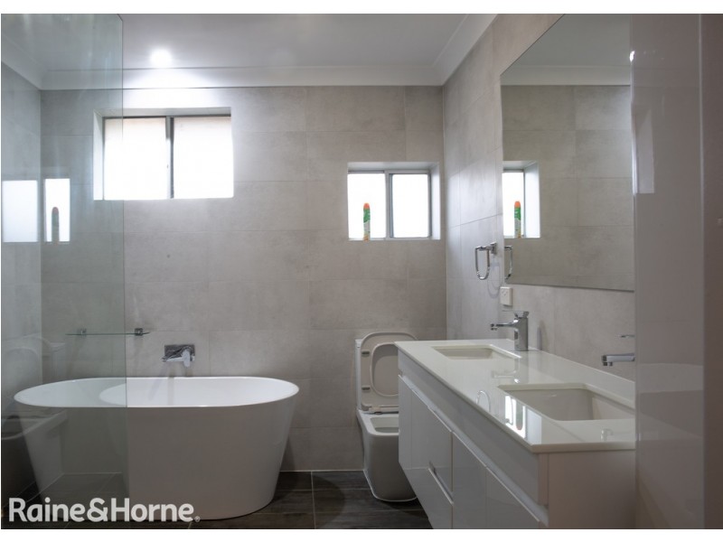 29 Red house Cres, Mcgraths Hill NSW 2756