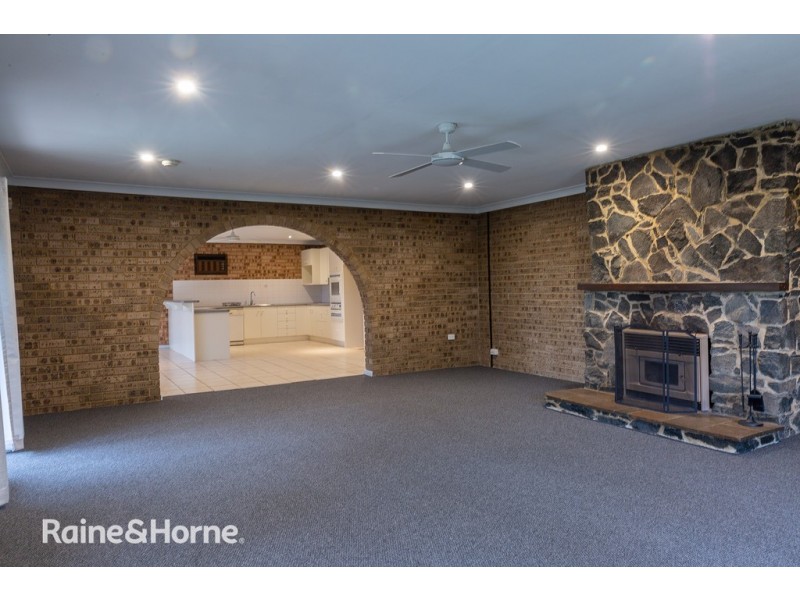 29 Red house Cres, Mcgraths Hill NSW 2756