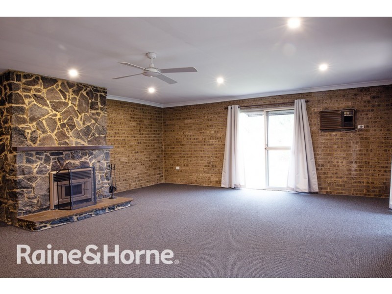 29 Red house Cres, Mcgraths Hill NSW 2756