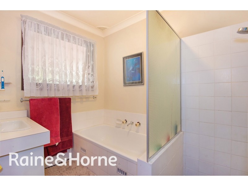 33 HOWES ROAD, East Kurrajong NSW 2758