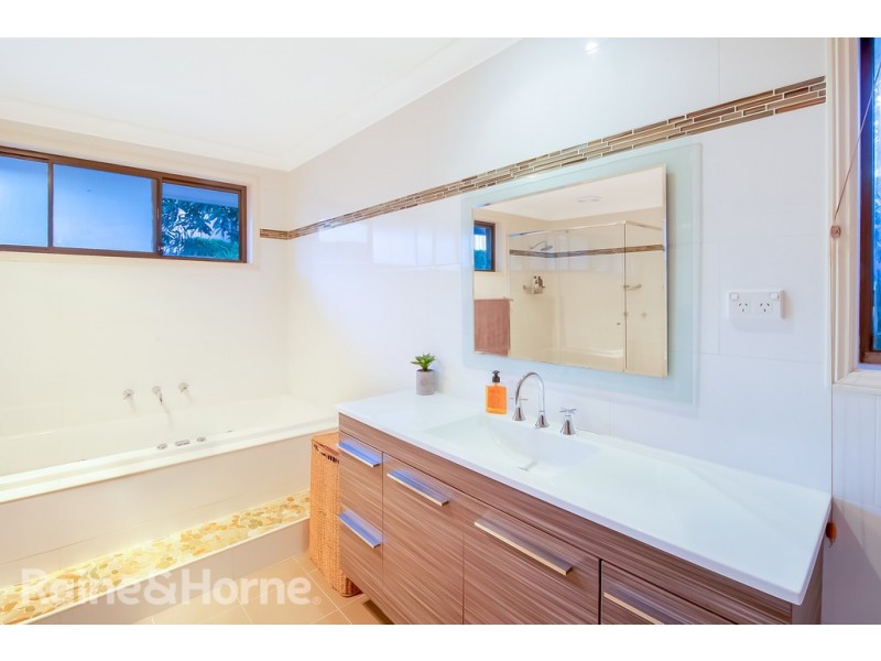 6 ELIZABETH AVENUE, Kurmond NSW 2757