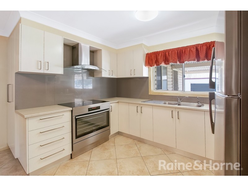 10-18 FOURTH ROAD, Berkshire Park NSW 2765