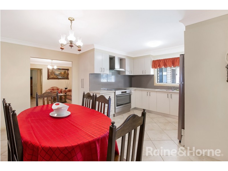 10-18 FOURTH ROAD, Berkshire Park NSW 2765