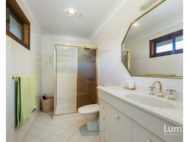 12 Holmes Drive, Cumberland Reach NSW 2756