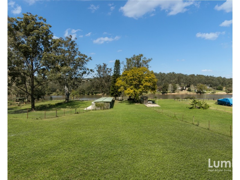 12 Holmes Drive, Cumberland Reach NSW 2756