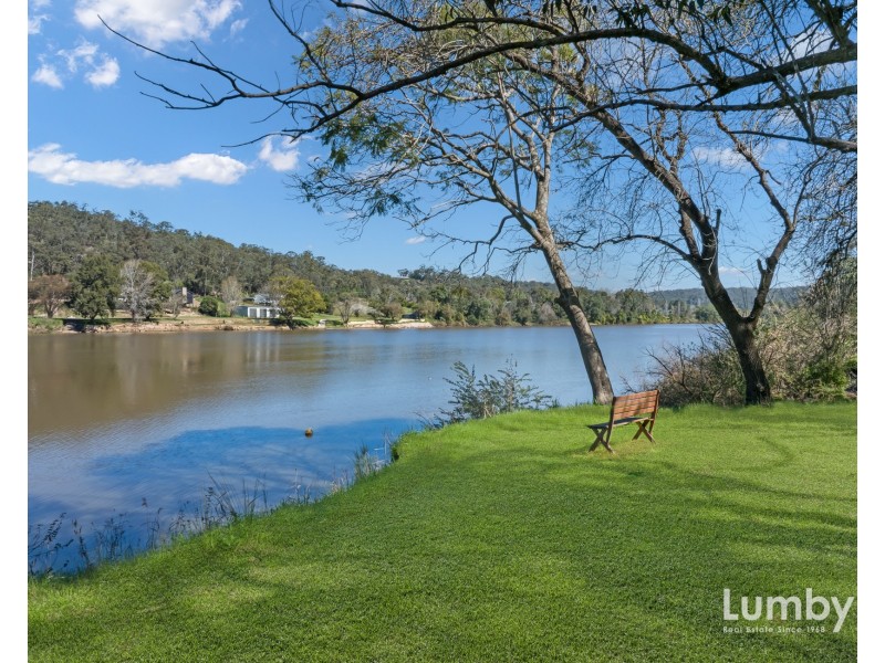 12 Holmes Drive, Cumberland Reach NSW 2756