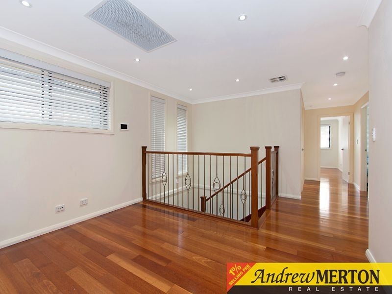 33 Holland Avenue St, Ropes Crossing NSW 2760