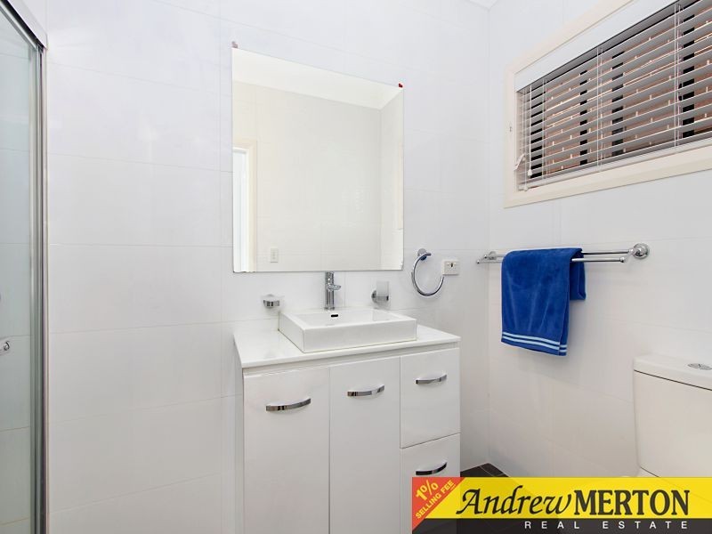 33 Holland Avenue St, Ropes Crossing NSW 2760