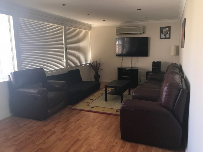 112 Tichborne Dr, Quakers Hill NSW 2763