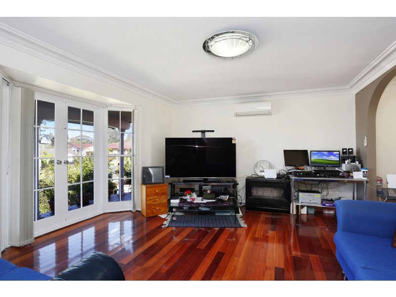 48 Topaz Cres, Seven Hills NSW 2147