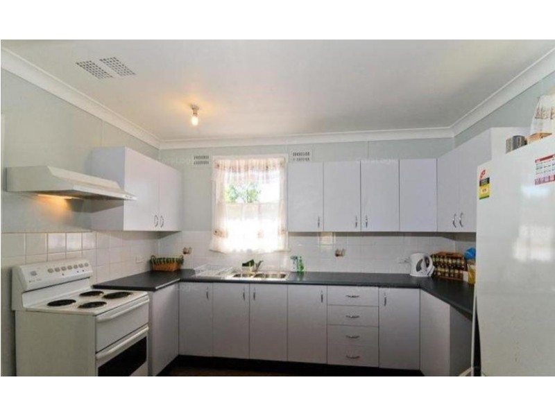 3 Manila Rd, Lethbridge Park NSW 2770