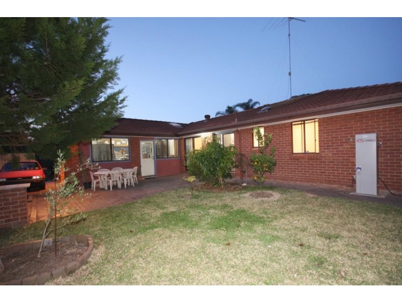 31 Pendley Cres, Quakers Hill NSW 2763