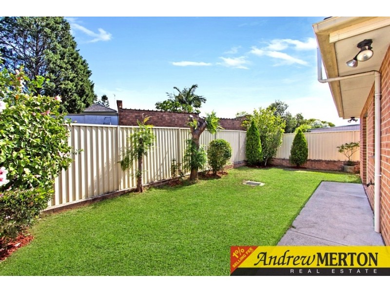 2/1 Margaret St, Greenacre NSW 2190