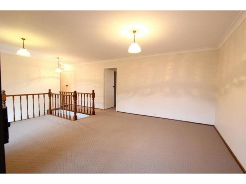 8 Exeter Grove, Kings Langley NSW 2147
