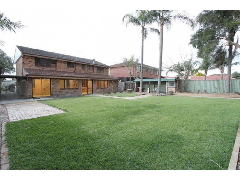 8 Exeter Grove, Kings Langley NSW 2147