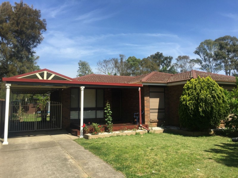 13 Cummings Crescent, Quakers Hill NSW 2763