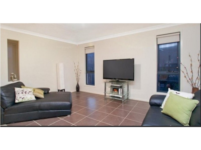 74 Tree Top Cct, Quakers Hill NSW 2763