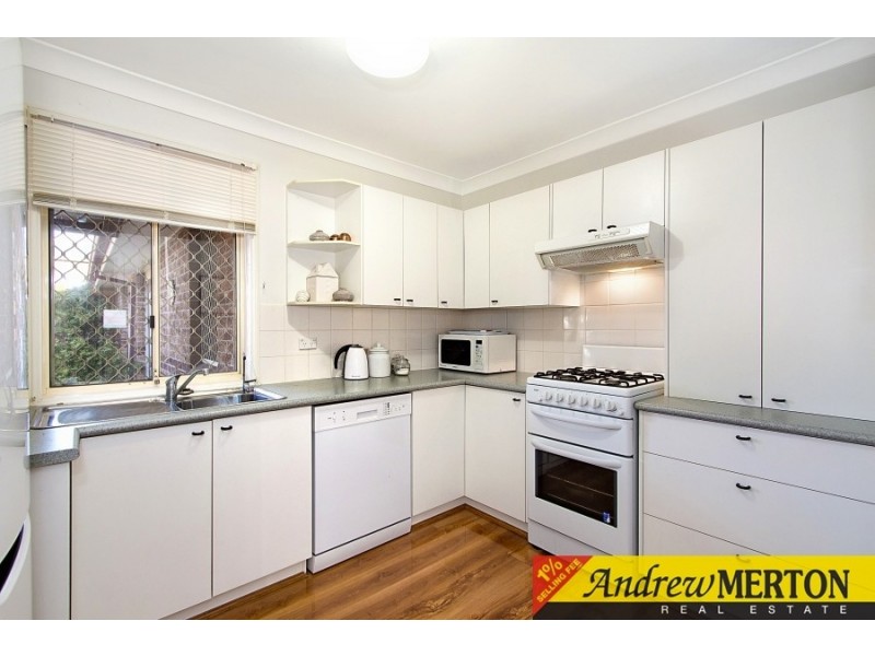 8 Risca Pl, Quakers Hill NSW 2763