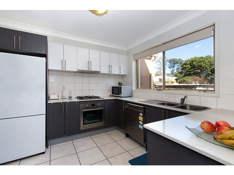 39 Treetop Cct, Quakers Hill NSW 2763