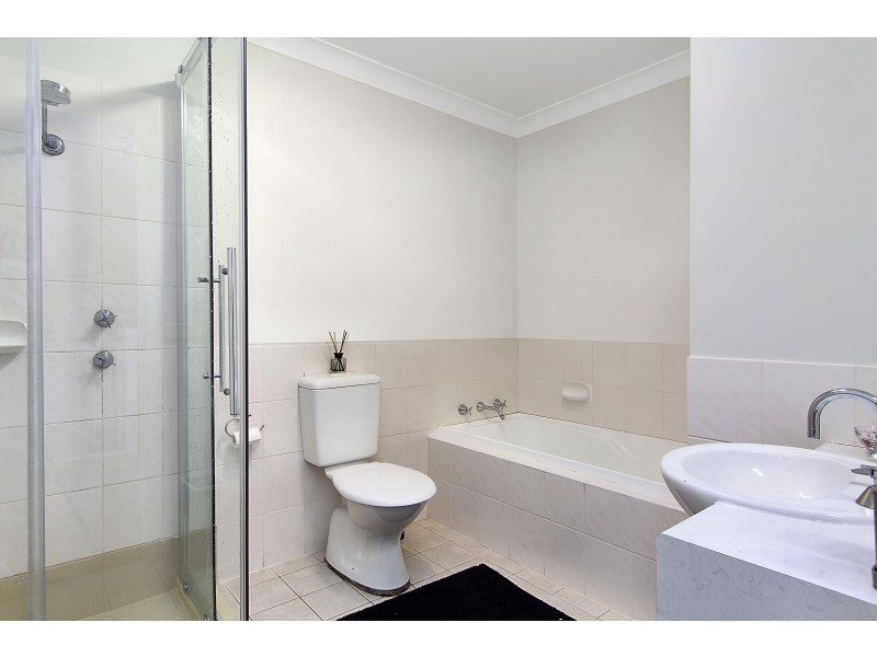 39 Treetop Cct, Quakers Hill NSW 2763