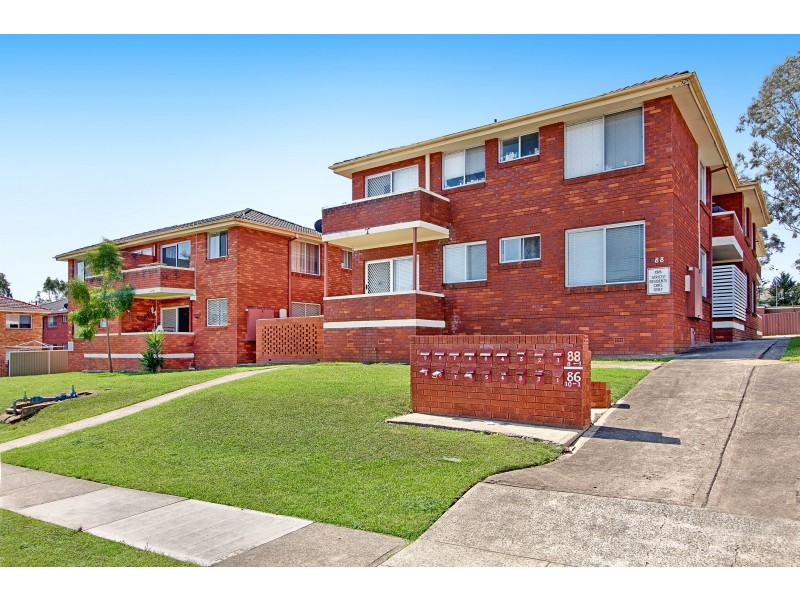 Unit 7/88 Dumaresq St, Campbelltown NSW 2560
