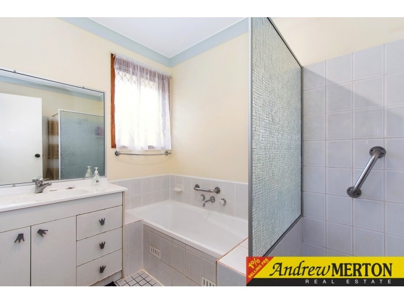 127 Colebee Cres, Hassall Grove NSW 2761