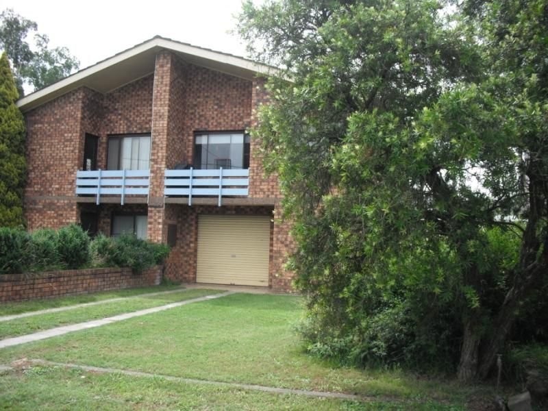 2/6 Gipp Street, Singleton NSW 2330