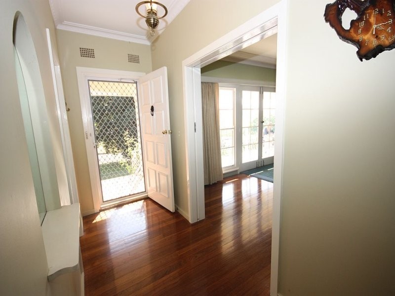 24 Edinburgh Avenue, Singleton NSW 2330