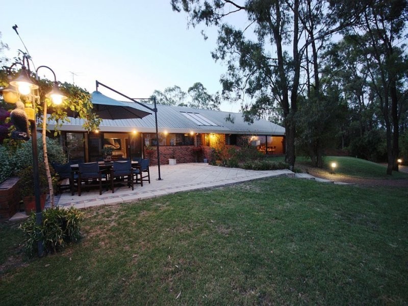 24 The Glade, Singleton NSW 2330