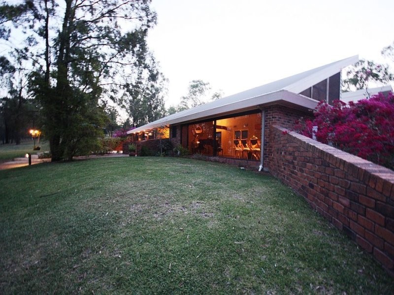24 The Glade, Singleton NSW 2330