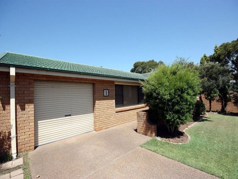 1 Deans Avenue, Singleton NSW 2330