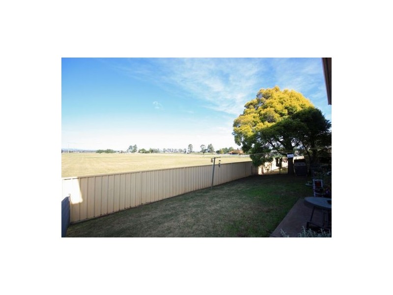 8/85 Kelso Street, Singleton NSW 2330