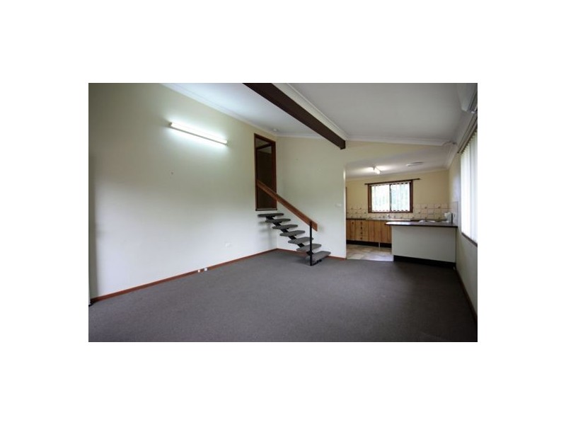 8/18 Howe Street, Singleton NSW 2330