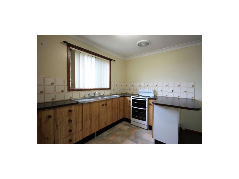 8/18 Howe Street, Singleton NSW 2330